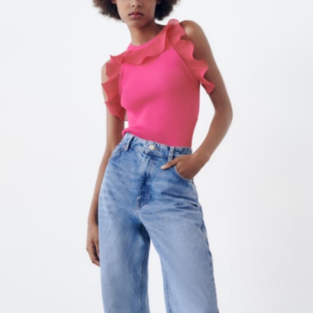 NEW WITH TAGS Zara Ruffled Knit Top